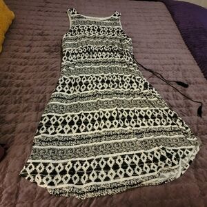 Pre-Pre-owned loft womens sleeveless black and white print dress with tassels